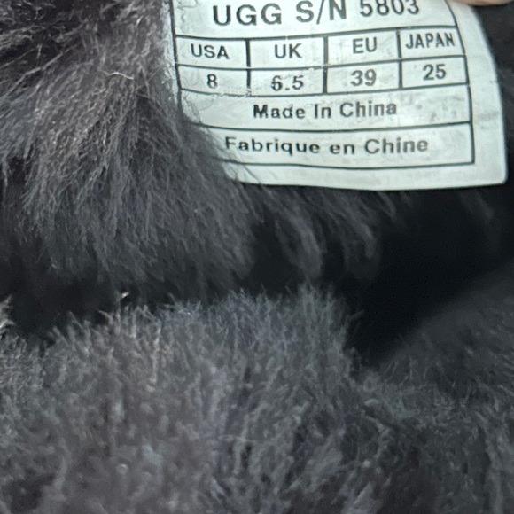 Ugg Bailey Button Short Boots, Black, 8M - Picture 9 of 10